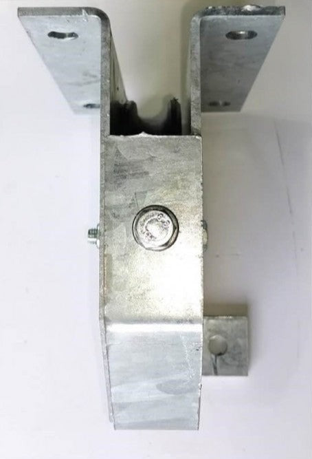 Vertical multi-directional corner roller - Cowcare Systems